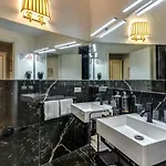 Baboon 4* Roma